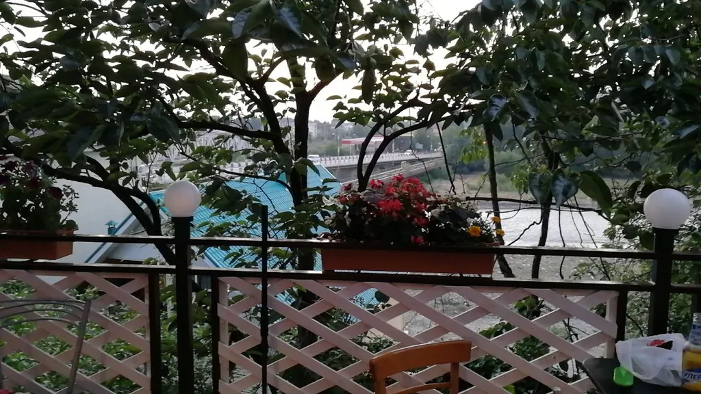 Студия с верандой возле речки Псезуапсе