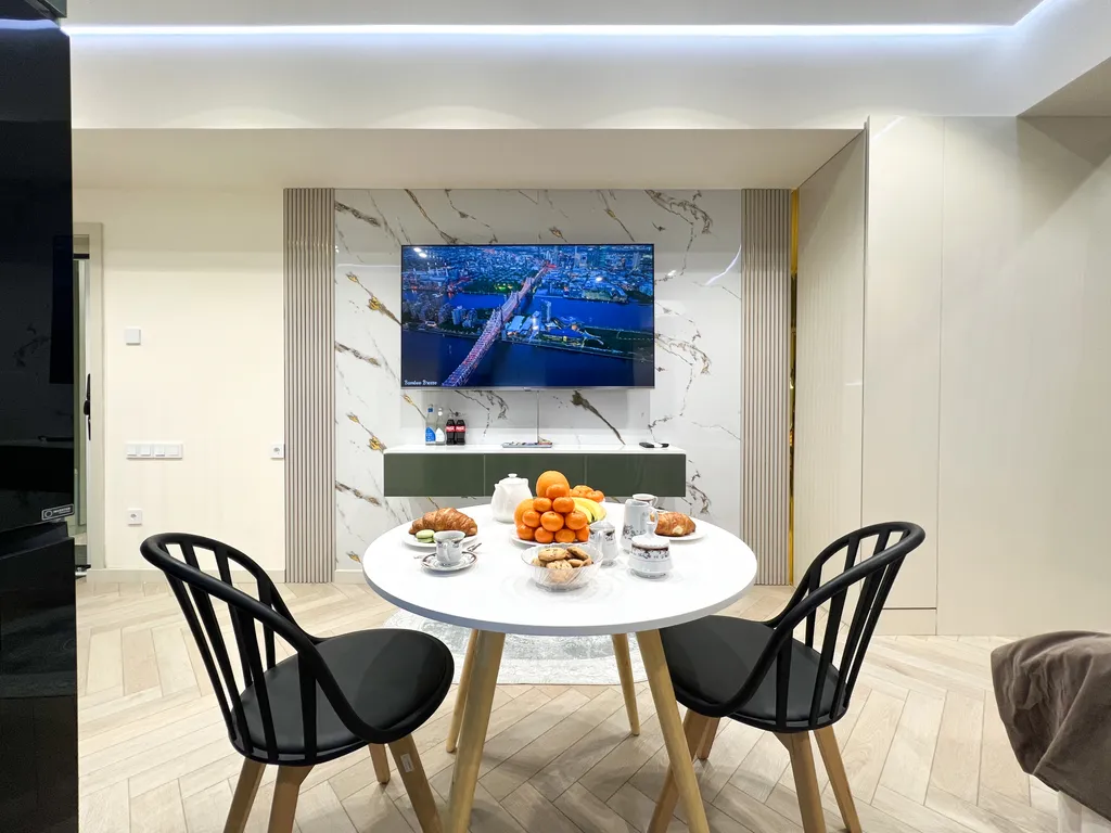 Уютная дизайнерская студия на 16 этаже в ЖК Modera Towers