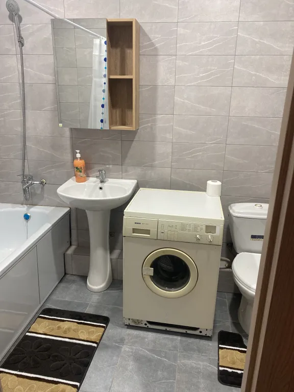 Уютная  двухкомнатная квартира в тихом районе