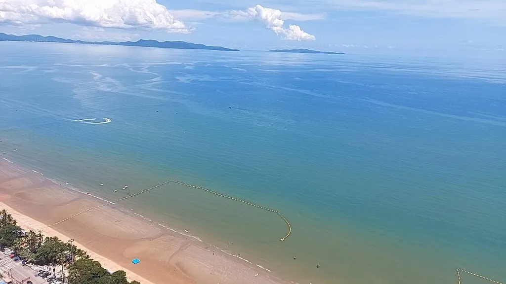 Copacabana Beach Jomtien Super Deluxe Sky Ocean Sunset 2495