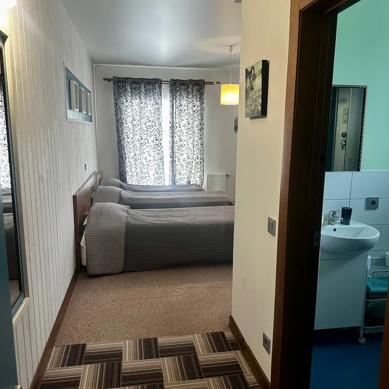 Усадьба Силичи с видом на гору