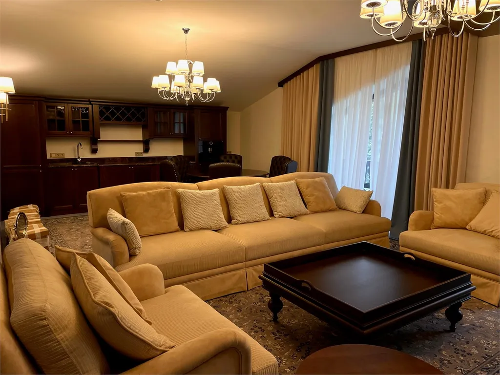 4-комнатная Квартира