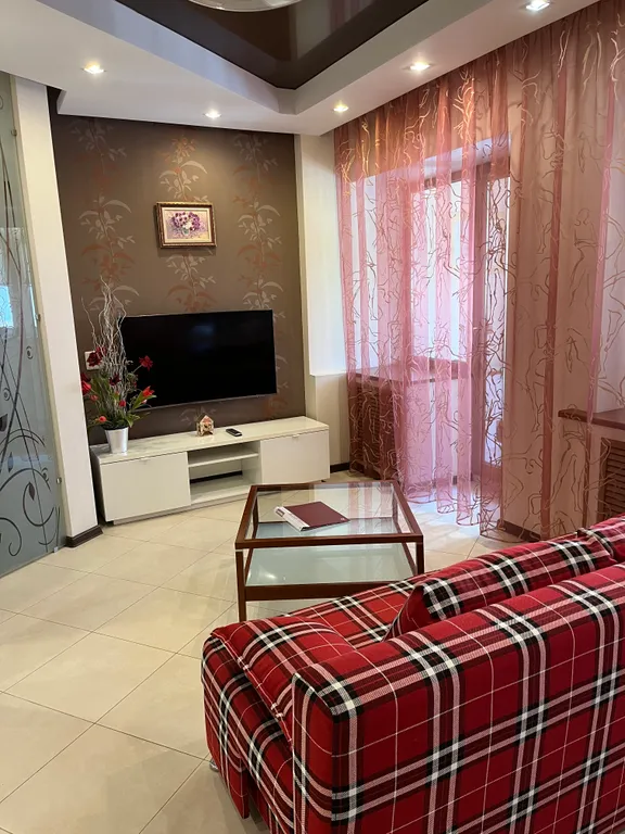 Просторная современная квартира в центре города — аренда посуточно в Ярославль