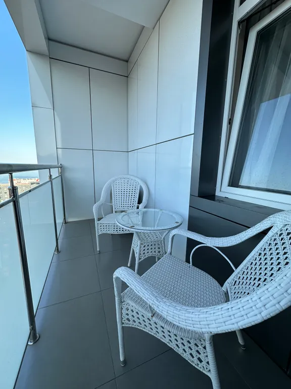 Дизайнерская большая квартира на берегу моря