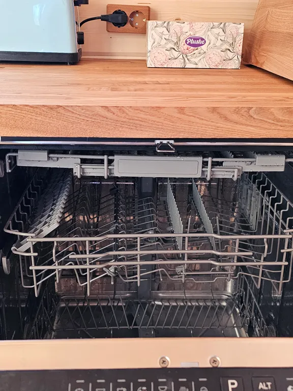 Просторный дом с баней и живым камином