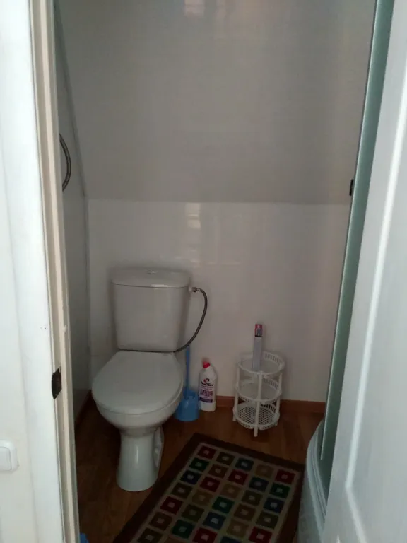 Коттедж Коттедж Уютный номер-студия со всеми удобствами на втором этаже с террасой — Ейск