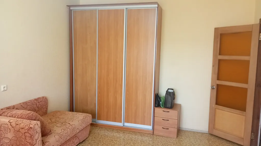 2-х комнатная квартира, есть все для проживания