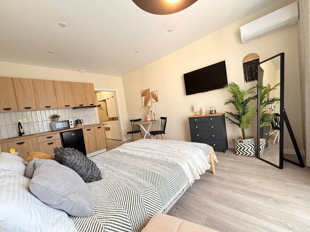 Абсолютно новая студия с прекрасным видом на горы