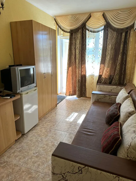 Уютная студия с видом на море, в центре города, Анапа