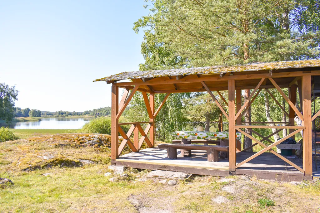 Коттедж с сауной для рыбаков на берегу озера Вуокса