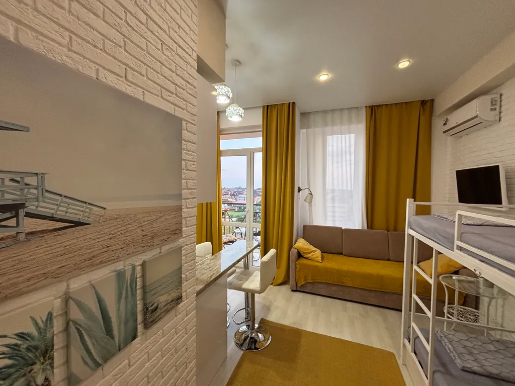 Новая студия с видом на море