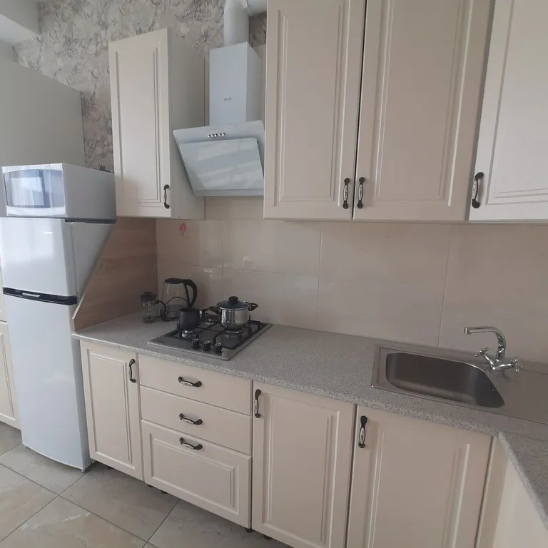 Уютная однокомнатная квартира в новом доме с видом на горы