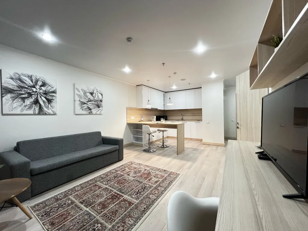 Yes apart у Ботанического сада