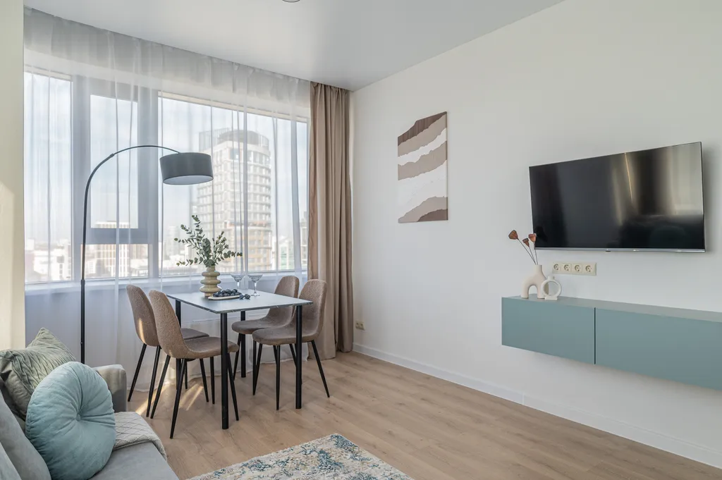 Просторная видовая квартира бизнес-класса в центре