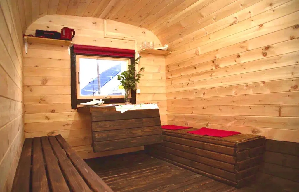 Коттеджи с баней и теплым бассейном