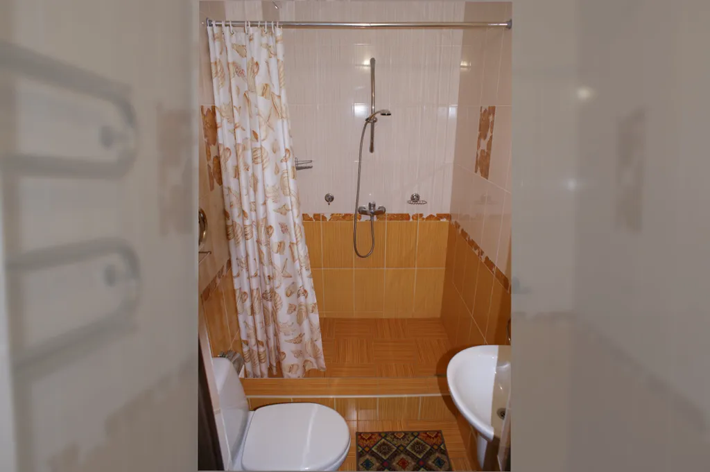 Комната с балконом