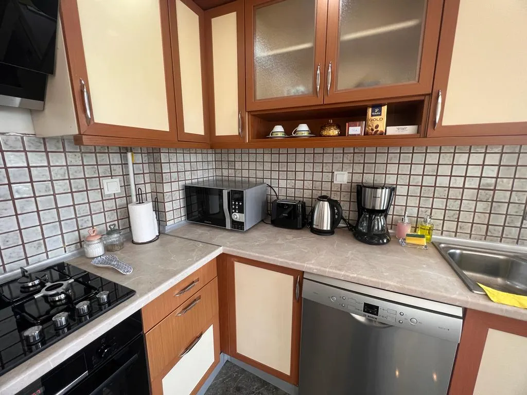 Spacious luxury waterfront flat