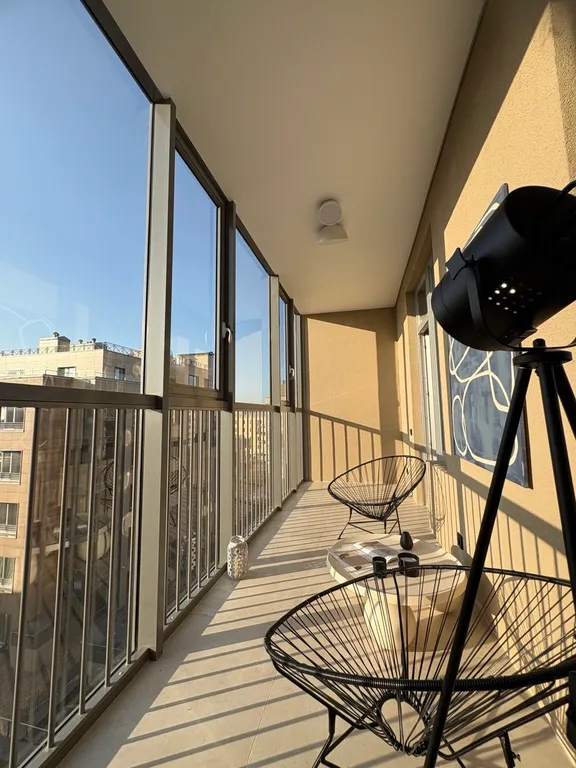 Абсолютно новая квартира в центре на набережной