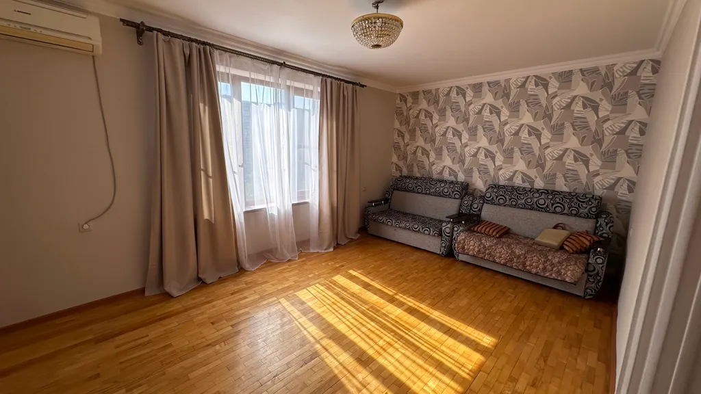 Квартира Светлая, уютная 3-комнатная квартира со всеми удобствами — Гагра