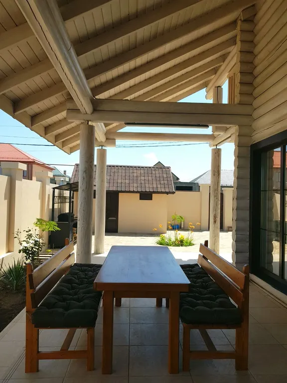 Коттедж у берега моря