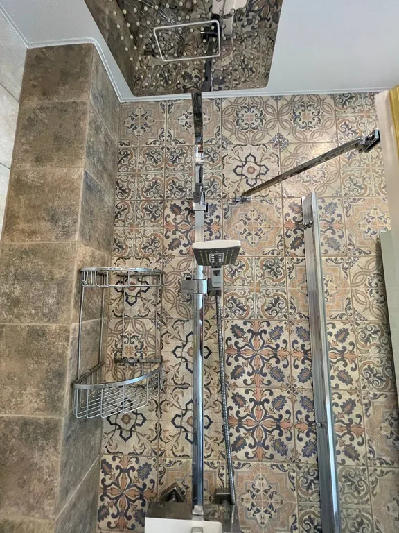 Двухуровневая квартира с дизайнерским ремонтом возле моря