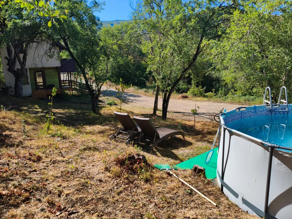 Двухэтажный дом Азазель в лесу