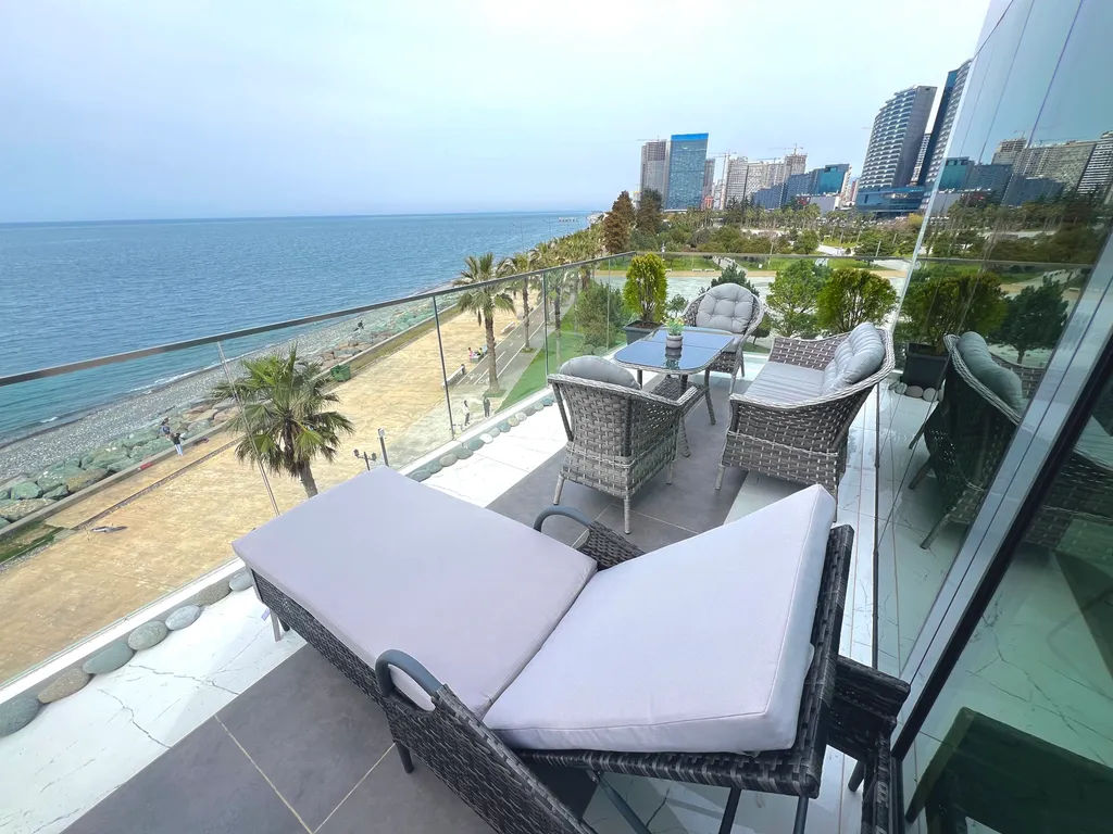 Роскошные апартаменты с террасой в 20 метрах от моря