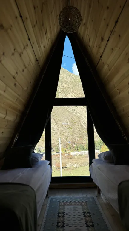 Уютный домик с панорамным видом на горы