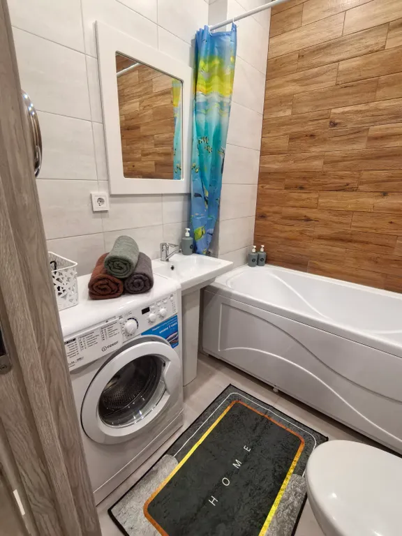 Студия с видом на город