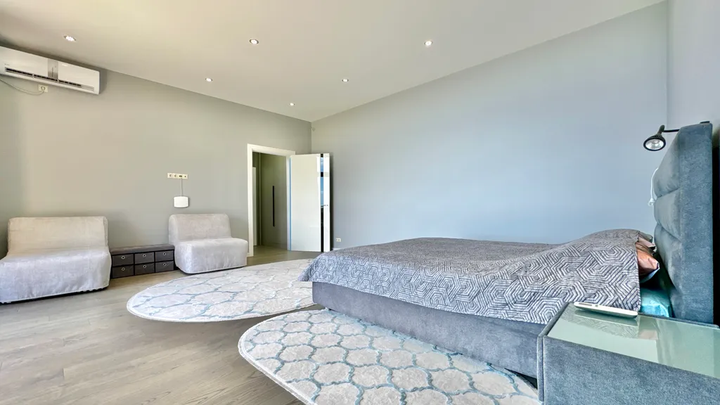 Дом с видом на горы и море