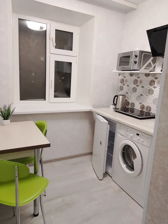 Чистая, уютная квартира в центре Мирного — аренда посуточно в Мирный