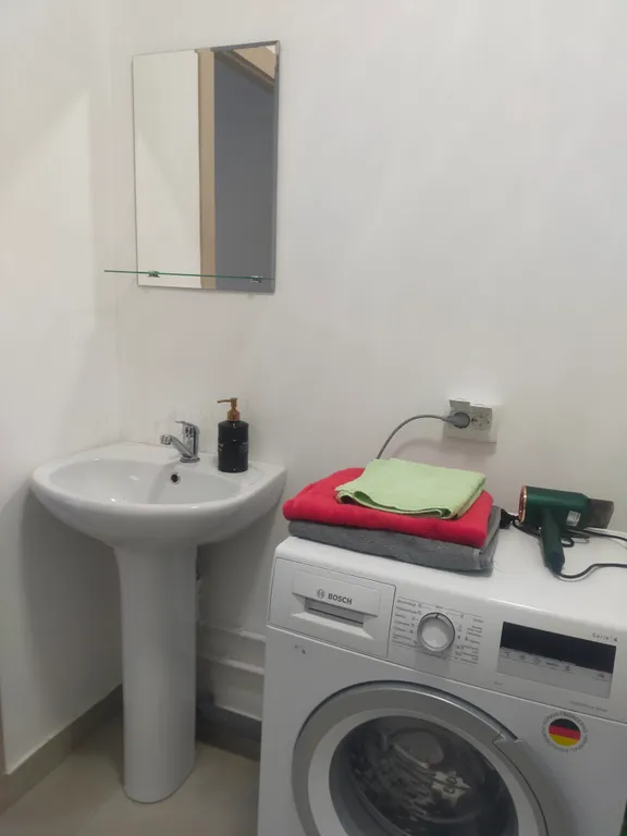 Студия с видом на пруд