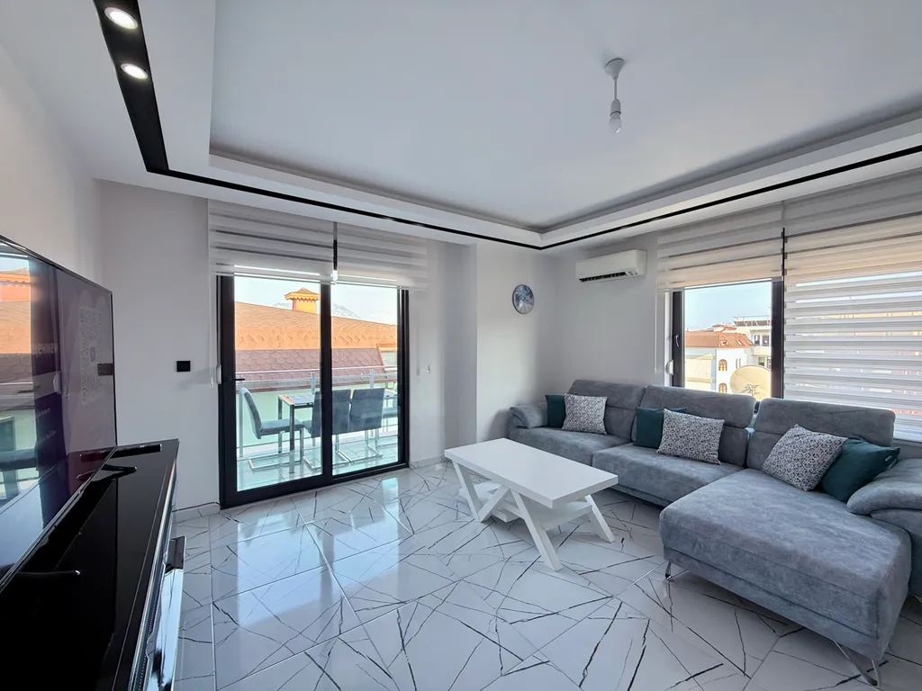 Sea View 2BD Flat 100m to the Beach