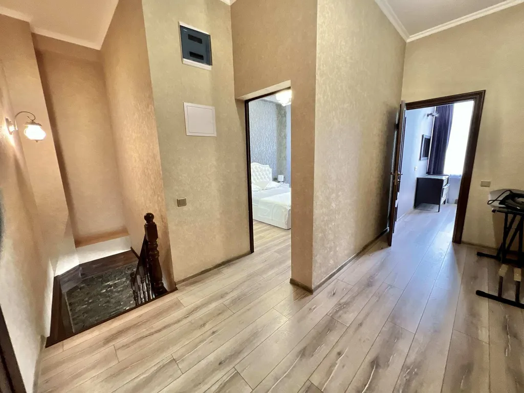 Дом в Гаспре с бассейном и беседкой