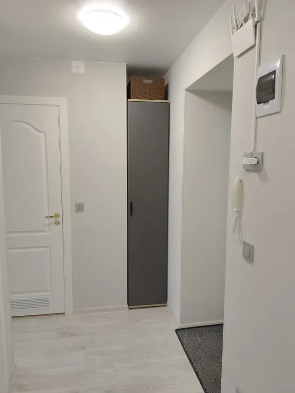 Уютная квартира с видом на яблоневый сад в центре города