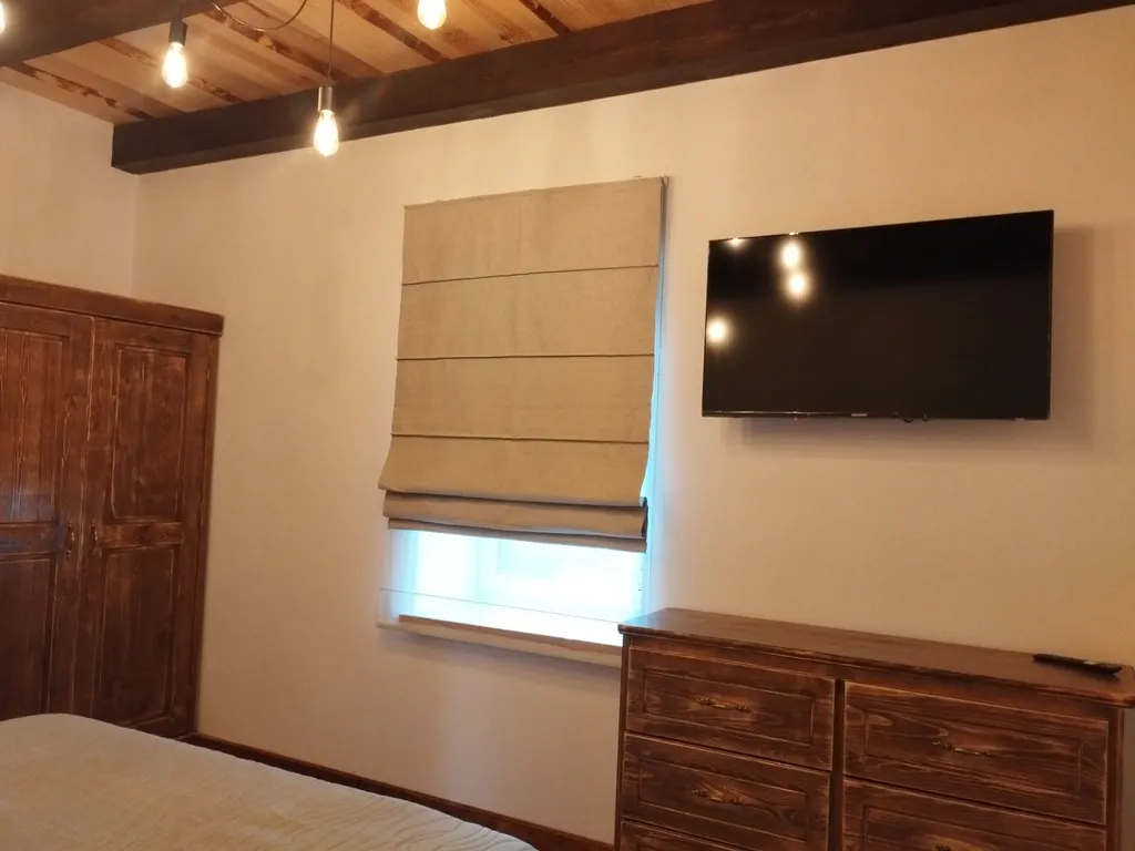 Дом с озером, река, лес