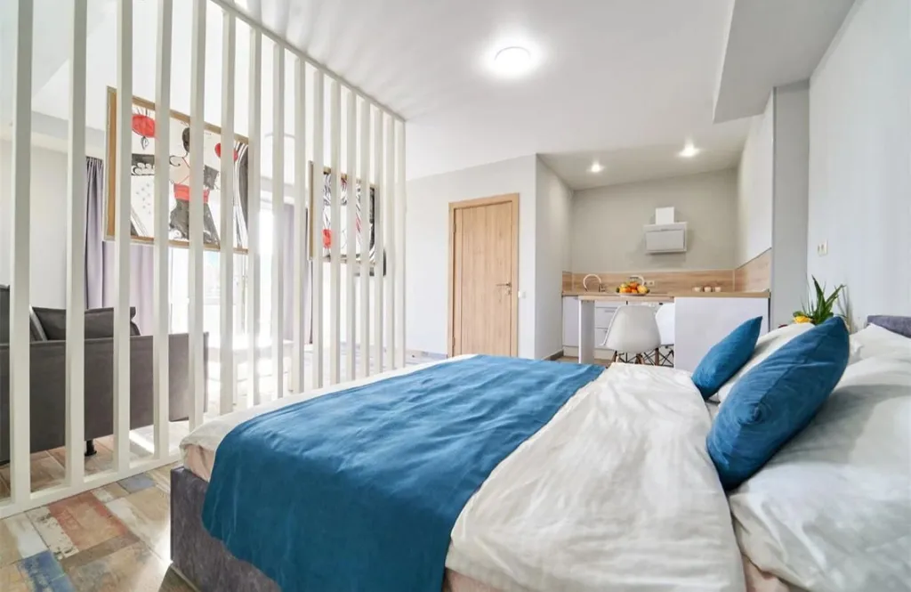 Студия с теплым бассейном