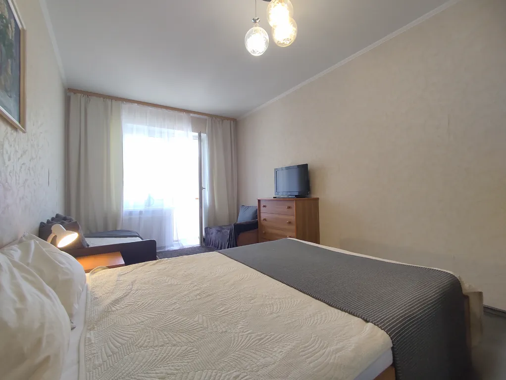 Классический уголок около вокзала