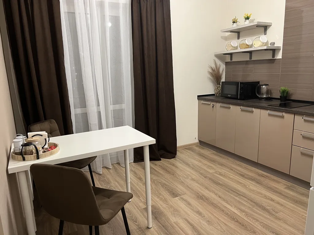 Апартаменты возле ТРЦ Тау