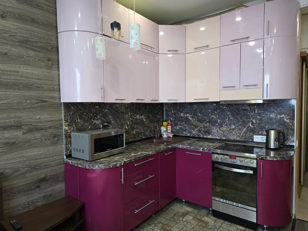 Современная студия возле ТРЦ Аура