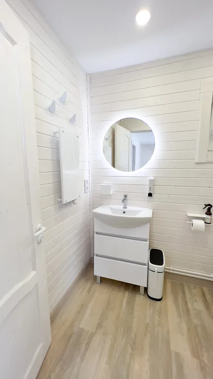 Коттедж Дом с интересным наполнением в Крымской Швейцарии — Орлиное