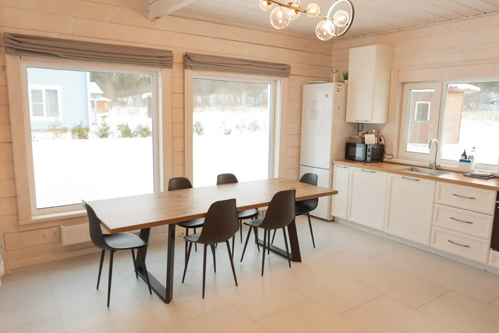 Большой дом с видом на озеро, 3 спальнями, сауной и настольным футболом