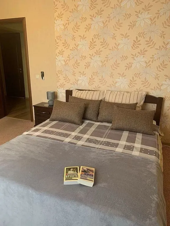 Просторная (98 м) 3-х комнатная квартира с видом на Успенский собор!