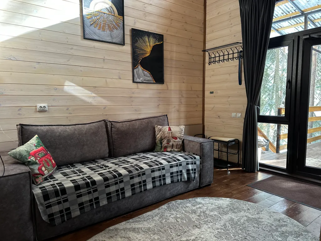 Коттедж Барнхаус III с видом на хвойный лес — Архыз