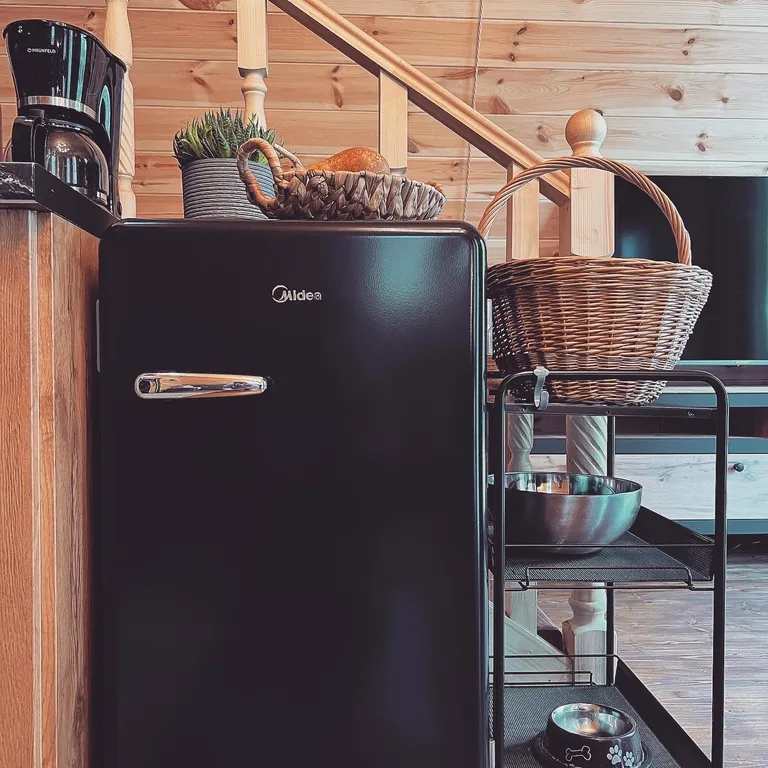 Дом-шале в окружении сосен + зона барбекю с костровой чашей и мангалом