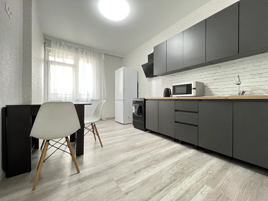 Квартира Квартира Просторная 2-к. к.в на Ейском шоссе нет оплаты за уборку — Краснодар