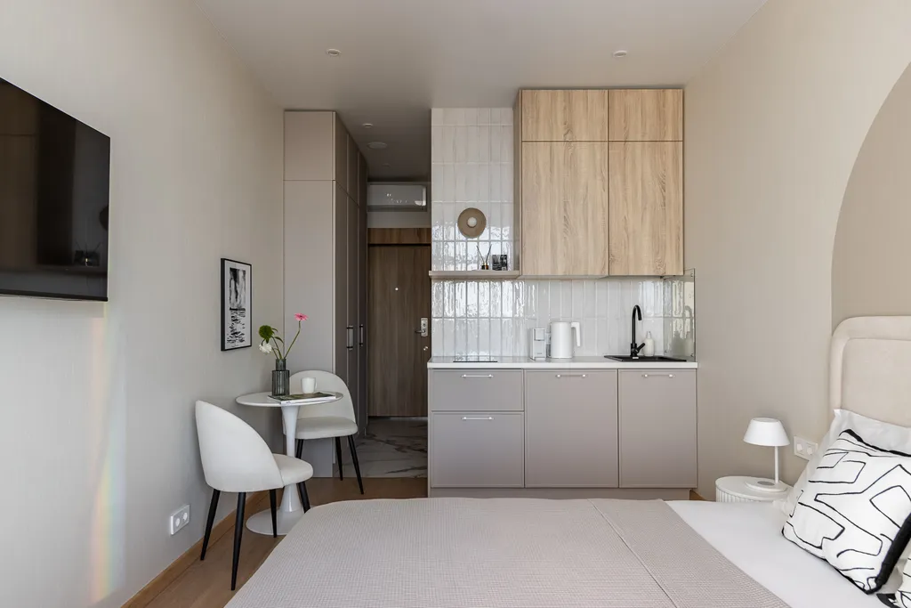 Видовая студия на бассейн и лес 811