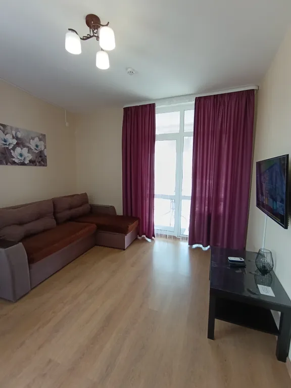 Солнечная квартира с красивым видом на город