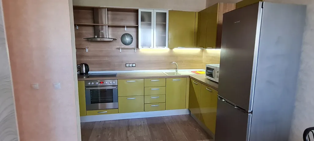 3 комнатная квартира рядом с аквапарком и Дворцом Борьбы