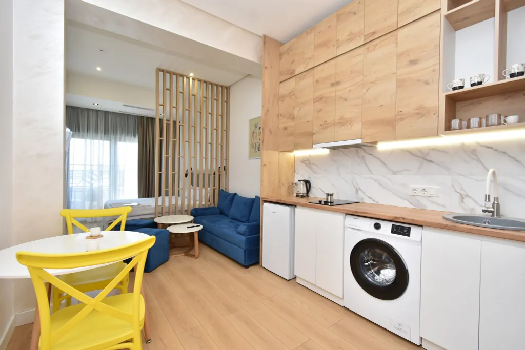 Royal blue бархатная студия в центре